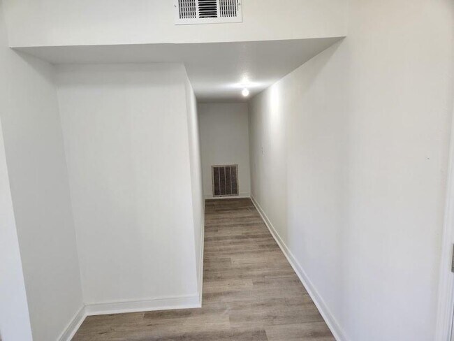 Foto del edificio - 1202 3rd St N