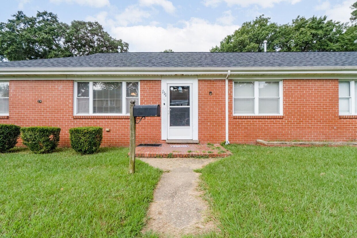 111 Nicholson St Unit 111, Portsmouth, VA 23702 Room for Rent in