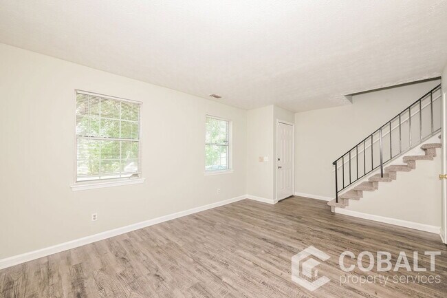 Foto del edificio - 3489 Creekview Pl