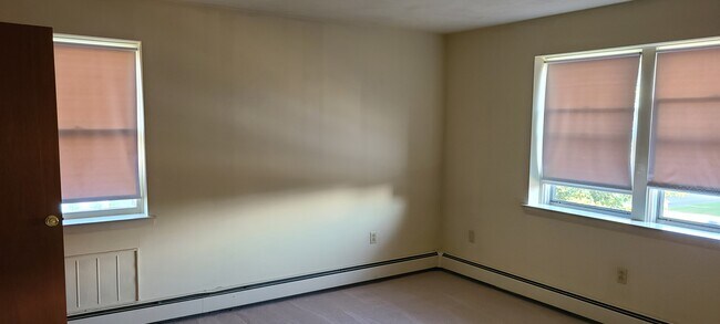 Living Room - 1301 Grampian Blvd