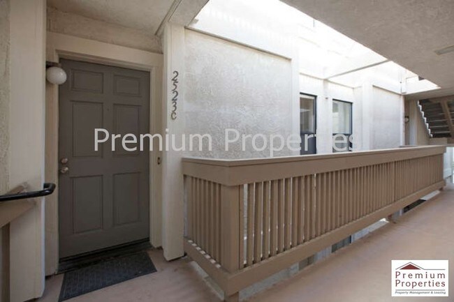 Foto del edificio - 2523 Lucy Ln