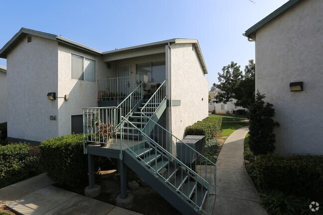 Building Photo - 1061 Madden Ave