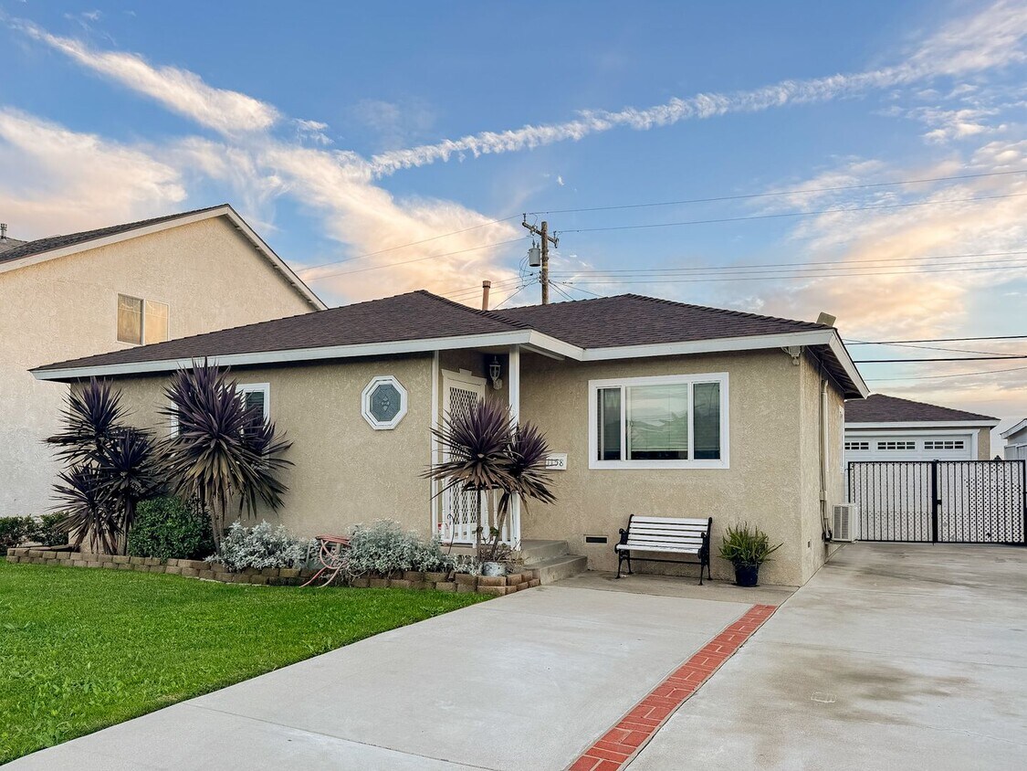 Foto principal - Cozy and Charming 2Bd 1Ba in lovely neighborhood of Torrance