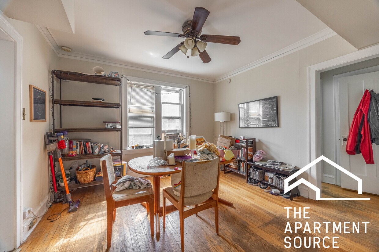 Primary Photo - 3720 N Hoyne Ave
