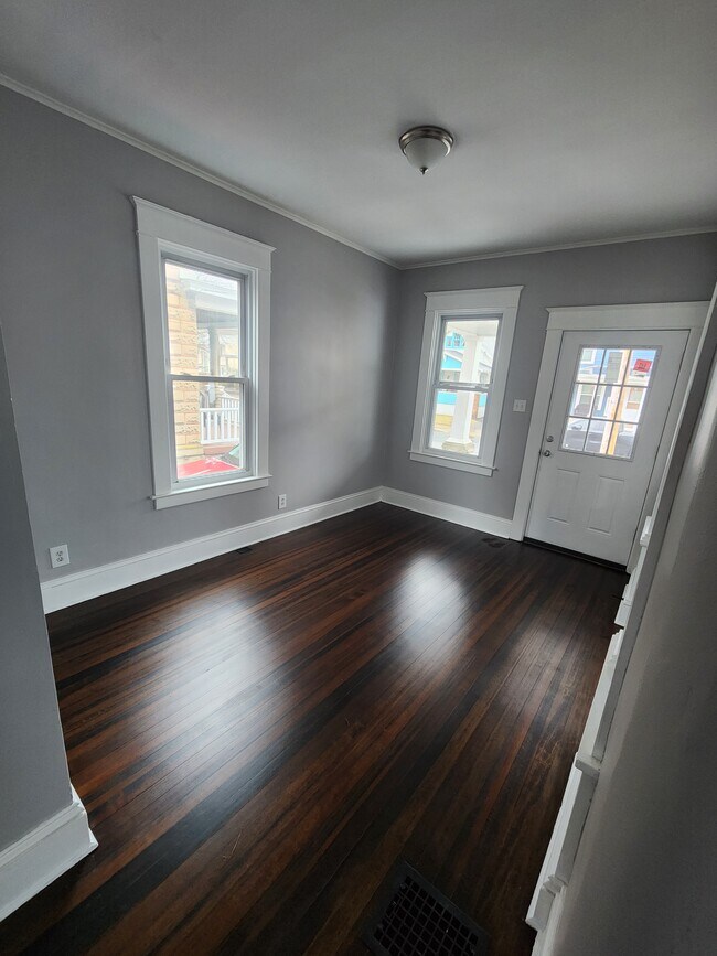 Foto del edificio - 1041 Regent St