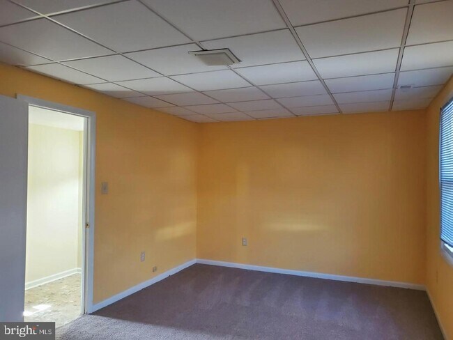 Foto del edificio - 9515 Dalmatia Dr