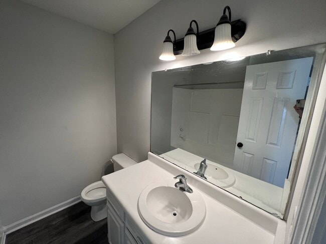 Building Photo - 140 Lanier Dr