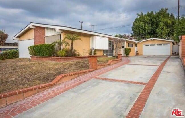 Building Photo - 12938 Biola Ave