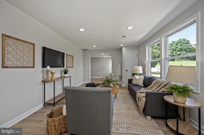 Foto del edificio - 4003 Schroeder Ave