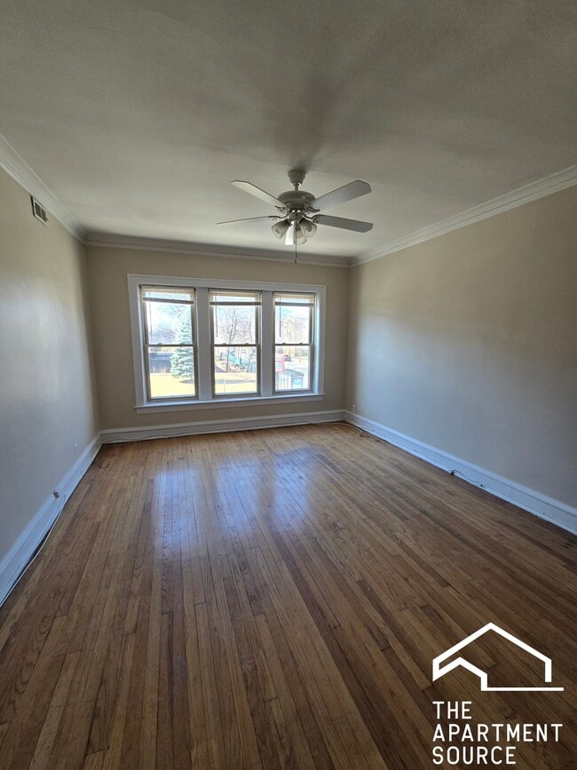 Building Photo - 5133 N Damen Ave
