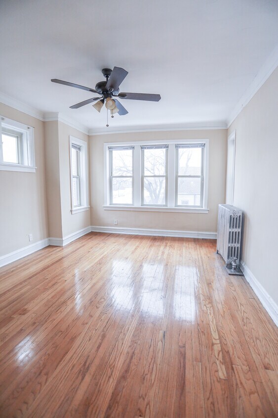 Foto principal - 3411 N Pulaski Rd
