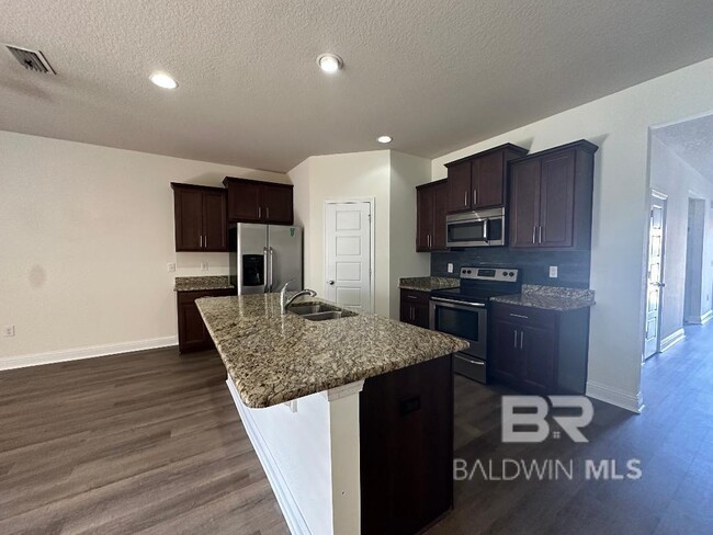 Foto del edificio - 7842 Barrington Ln