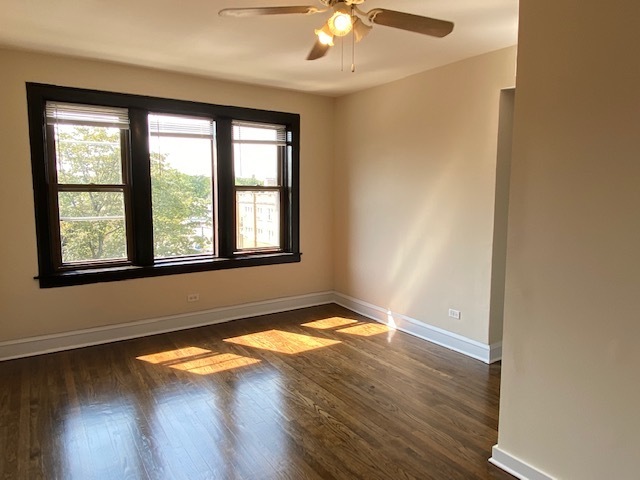Foto del edificio - 5617 W Wellington Ave