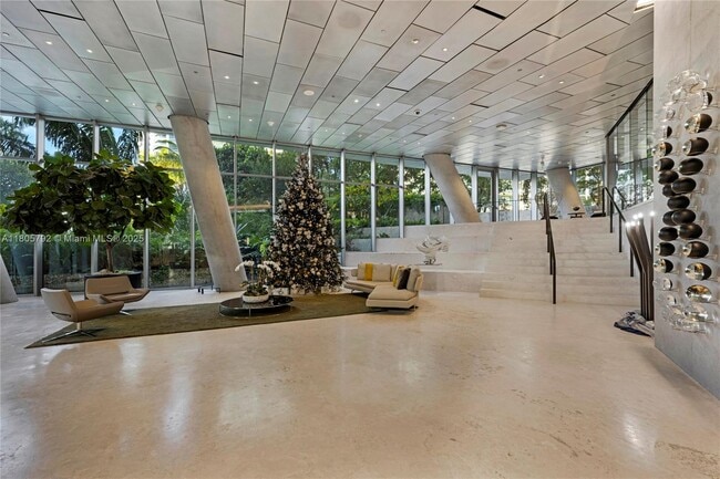Building Photo - 2669 S Bayshore Dr