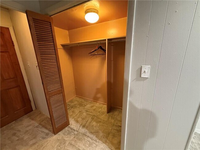 Foto del edificio - 1144 E 72nd St
