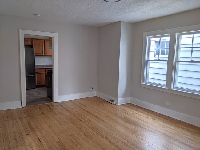 Sala de estar - 530 E Maplehurst St