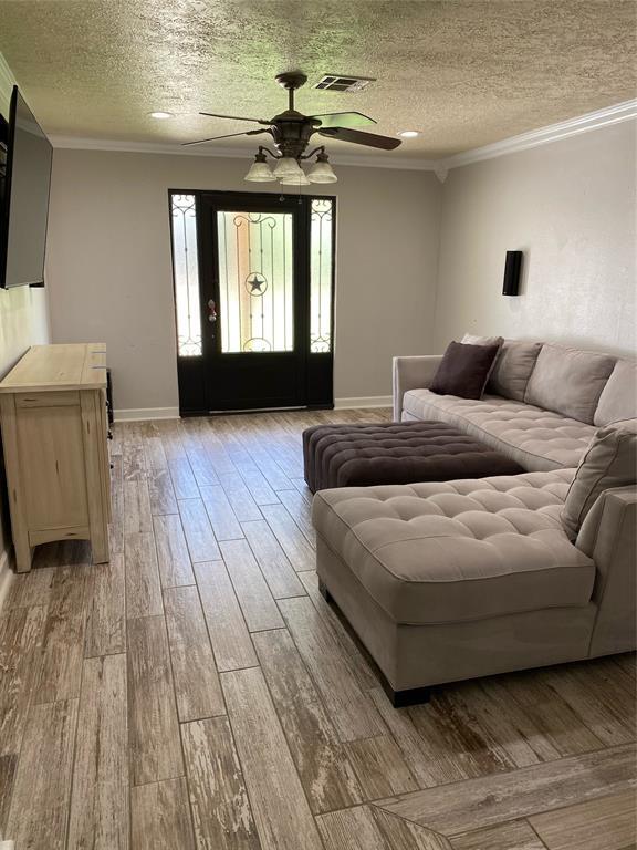 Foto del edificio - 2208 Chestnut Ln