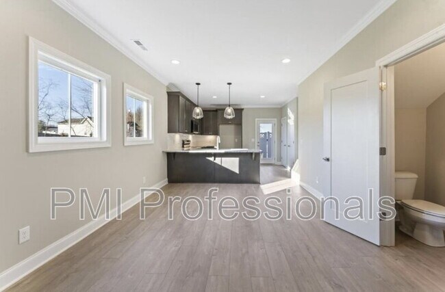 Foto del edificio - 1403 Rebecca Johns Dr