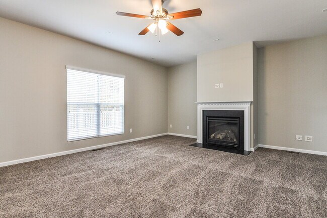Foto del edificio - 5245 Emerald Spring Dr