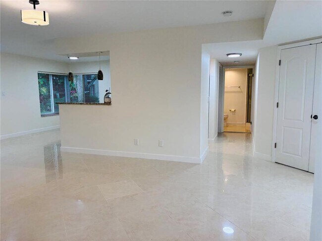Foto del edificio - 942 NW 92nd Terrace