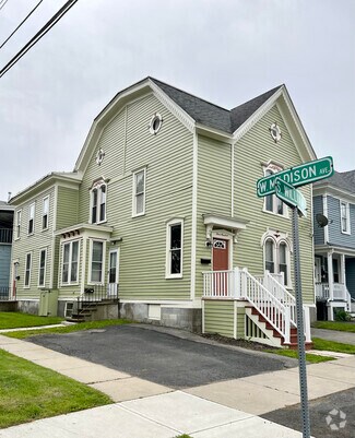 Building Photo - 300 S William St