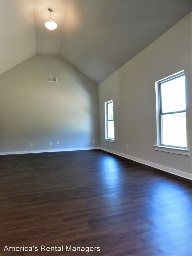 Foto del edificio - 4 br, 2 bath House - 67 Farm Drive