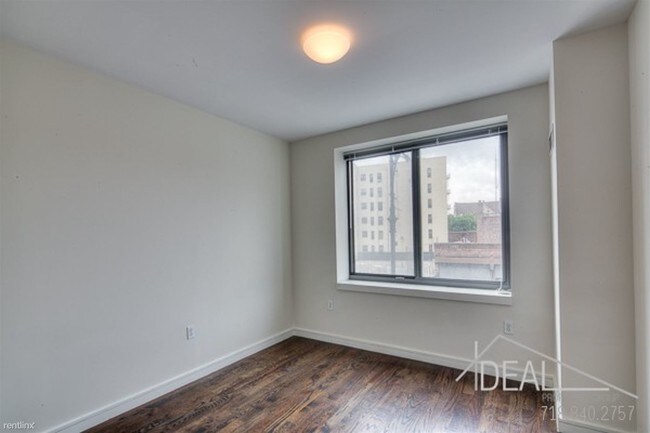 Building Photo - 1562 Fulton St