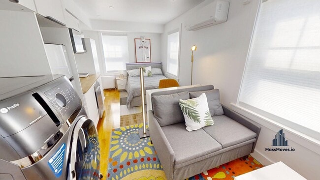 Building Photo - 36 Shepard St