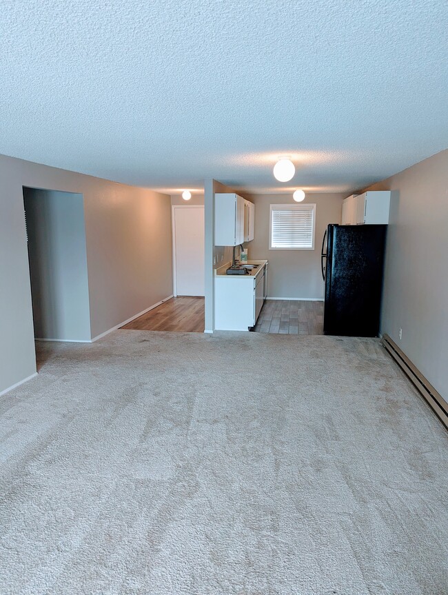 2121 E Upriver Dr Unit 27, Spokane, WA 99207 Condo for Rent in