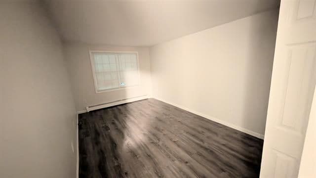 Building Photo - 266 Bell St