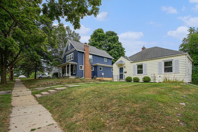 Building Photo - 1207 Prescott Ave