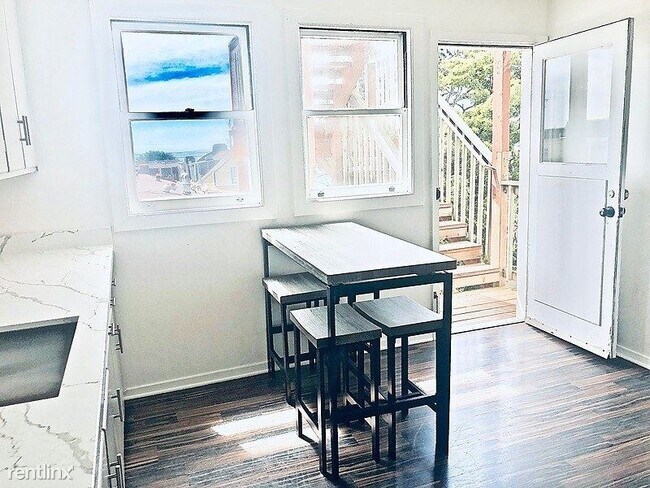 Foto del edificio - 1 br, 1 bath Apartment - 1383 45th Avenue