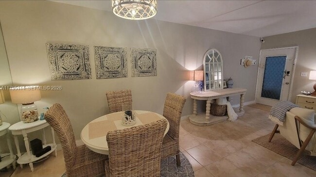 Building Photo - 624 Orton Ave