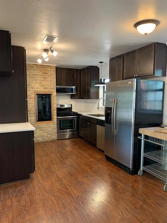 Foto del edificio - 5702 Fairlane Dr