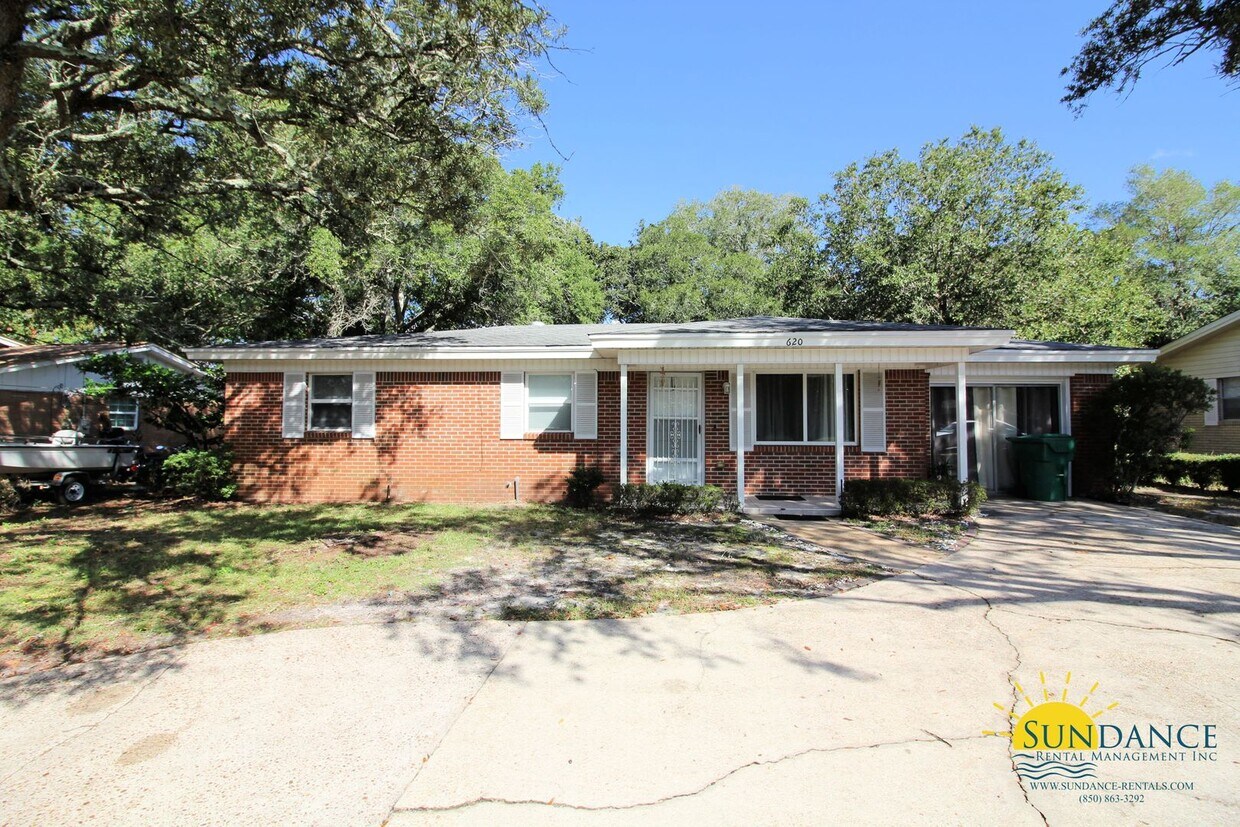 Foto principal - Lovely 3 Bedroom Home in Mary Esther!