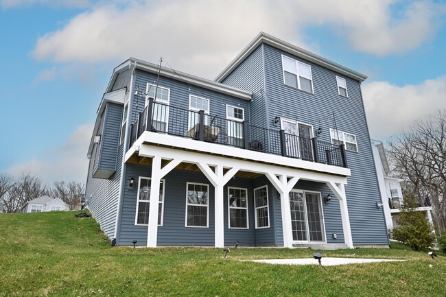 Foto del edificio - 1868 Forest View Ct