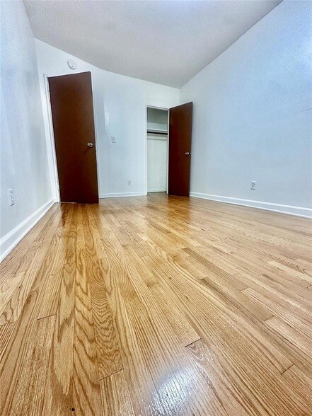 Foto del edificio - 1447 E 95th St