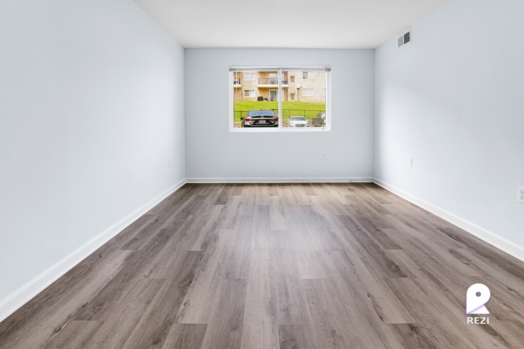 6447 HilMar Dr Unit 101, District Heights, MD 20747 Room for Rent in