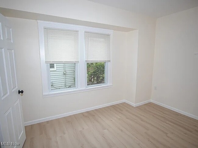 Building Photo - 3219 W 86th St