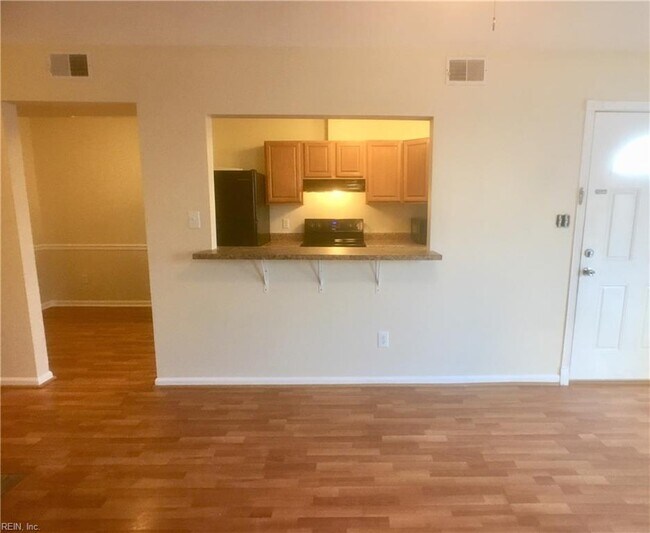 Foto del edificio - 715 Wolftrap Ln