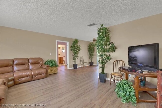 Foto del edificio - 2609 Orange Grove Dr