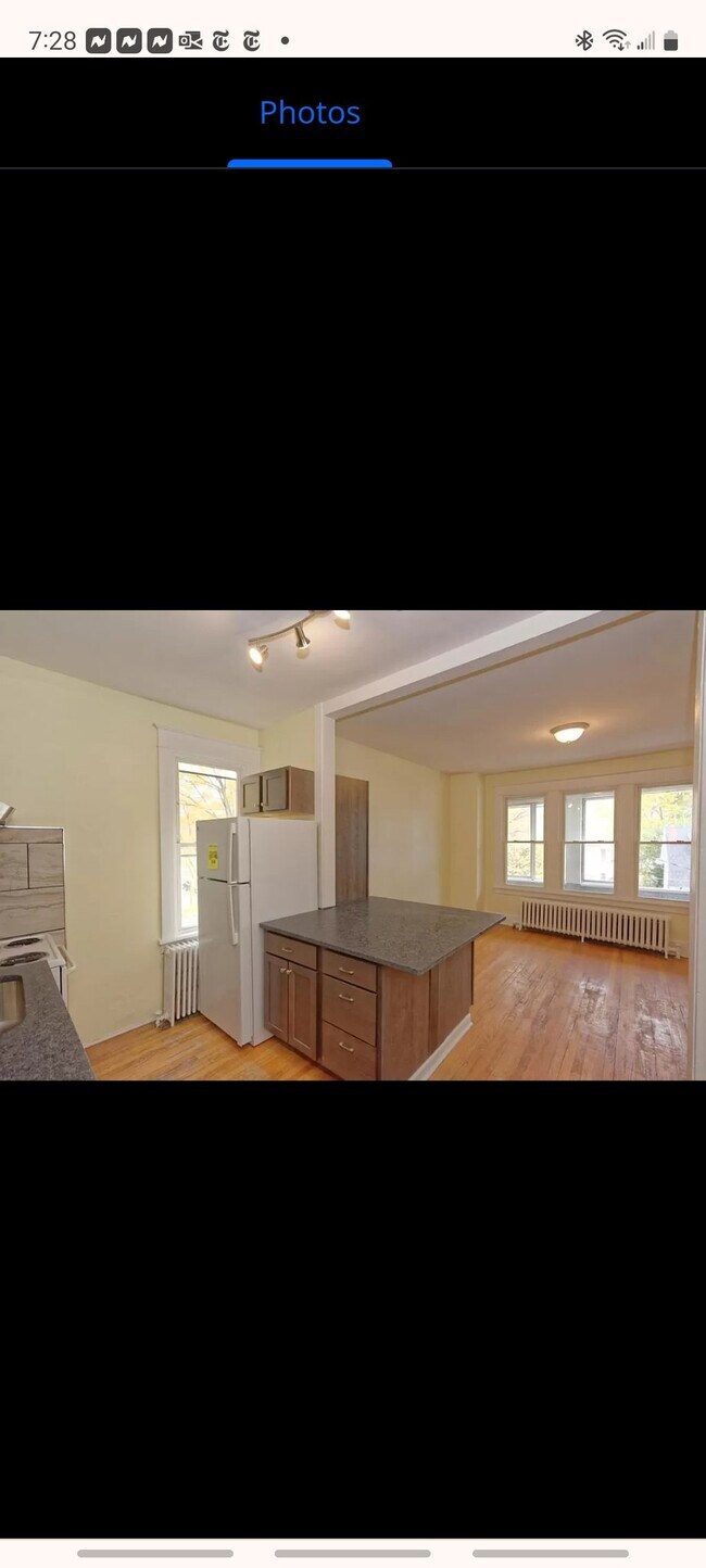 Foto del edificio - 876 Warren St