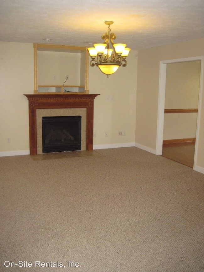Building Photo - 4 br, 2.5 bath House - 75 Dover Court East