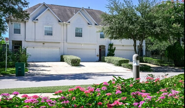 Building Photo - 6714 Montclair Dr