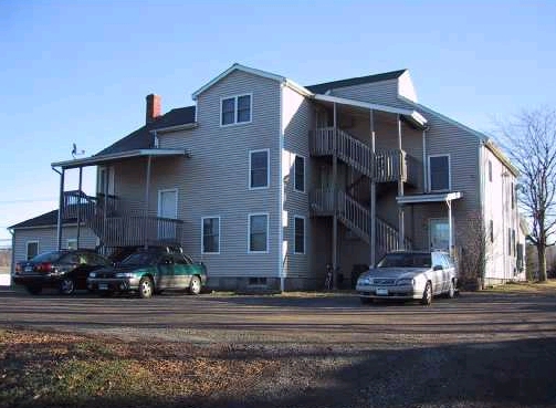 Foto del edificio - 623 Torrington Rd