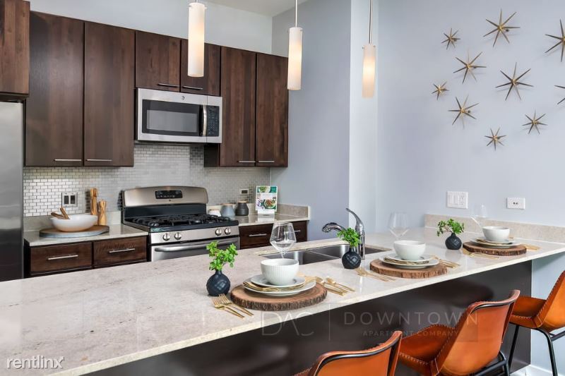 Primary Photo - 2 br, 2 bath Condo - 430 W Huron St