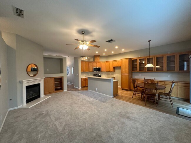 Foto del edificio - 1834 Treeline Way