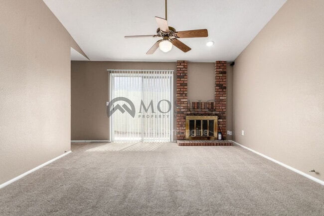 Building Photo - 3214 N Ash Dr