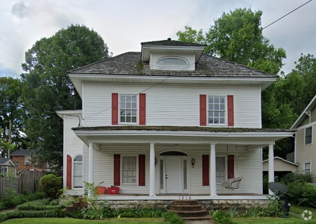 Building Photo - 1216 Park St