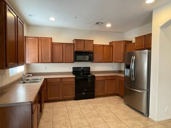 Foto del edificio - TWO WEEKS FREE ON 13 MO LEASE OAC/ COMMUNITY POOL, GREAT GILBERT LOCATION